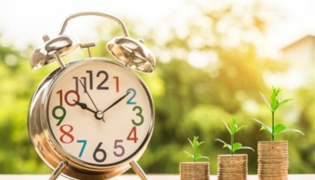 1703764680_clock26962341280